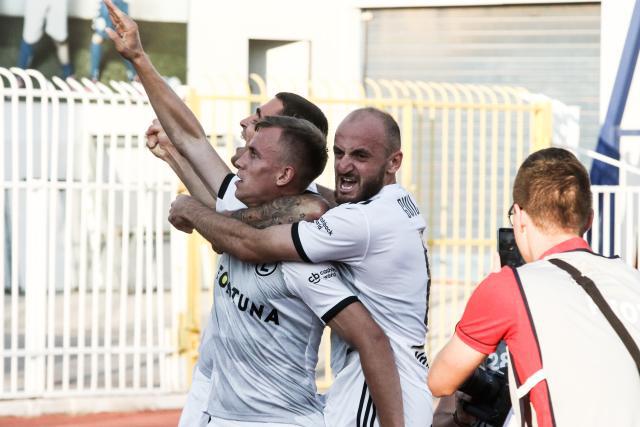 雄鹿胜活塞7连胜晋级淘汰赛 骑士送奇才15连败